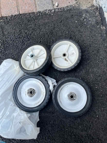 Photo of free Wheels (Orléans) #1