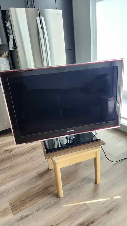 Photo of free Samsung 40" LED Flatscreen TV (Downtown New Rochelle) #1