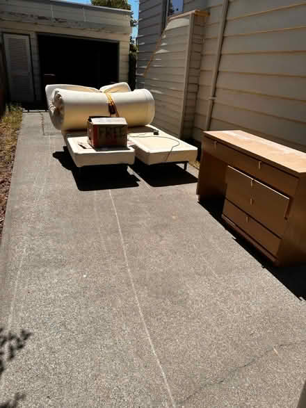 Photo of free Queen size Tempur-pedic with frame (Novelty Hill Redmond) #3