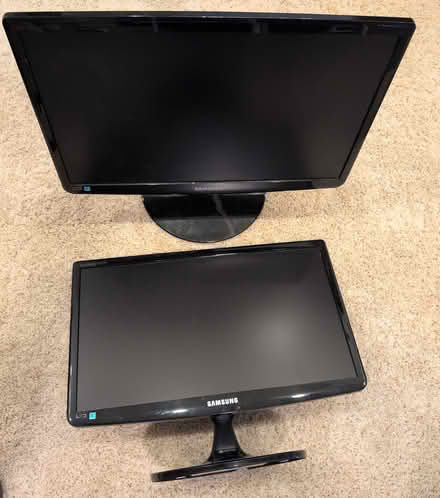 Photo of free Two Samsung 21.5" VGA LCD monitors (Fairview Heights) #1