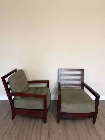 Photo of free Living Room Chairs (North Fontana) #2