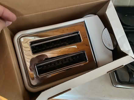 Photo of free 2 slice toaster as new (Eastbourne BN21) #2