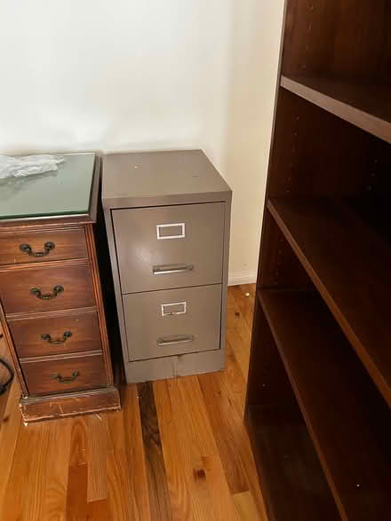 Photo of free file cabinet (La mesa) #1