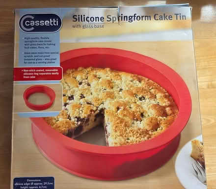 Photo of free Silicone Springform Cake Tin (DA8 - Erith / Upper Belvedere) #1