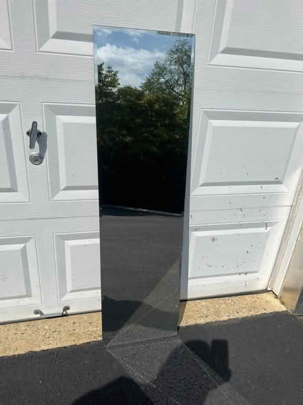 Photo of free Mirror (Middletown) #1