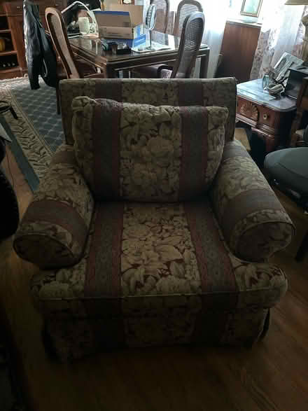 Photo of free Living Room Set (Hamden/Cheshire) #3
