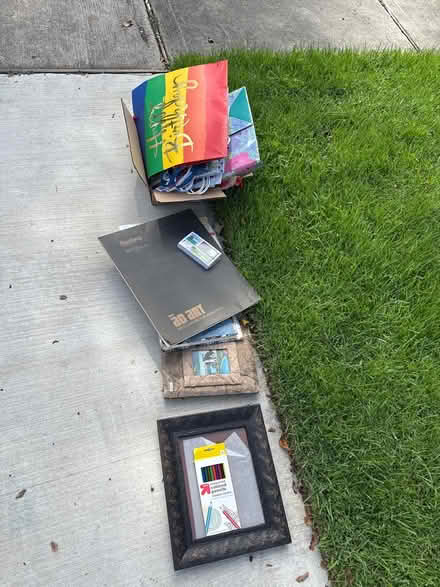 Photo of free Picture frames and gift bags (Heights by Heights Boulevard) #1