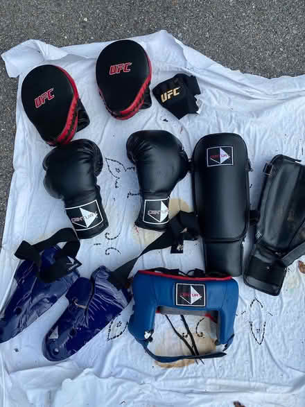 Photo of free UFC sparring gear (youth size) (Font Hill) #1