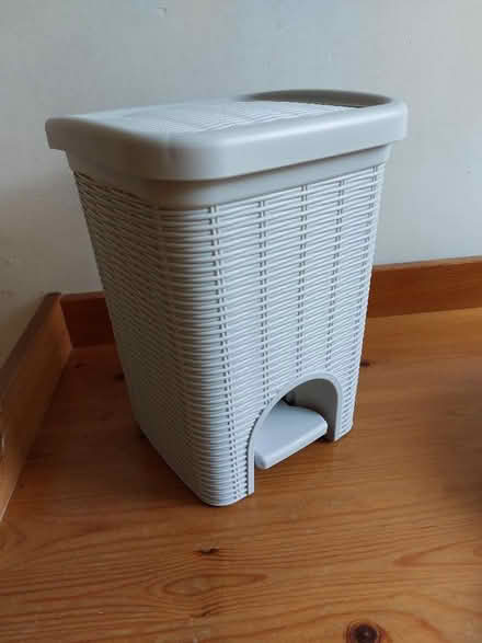 Photo of free Bathroom Pedal Bin (North Tonbridge TN10) #1