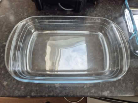 Photo of free One Pyrex and one Pyrex style oven safe roaster (Bengeo SG14) #2