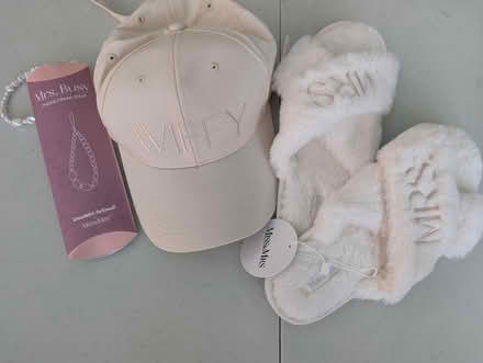 Photo of free wife themed accessories (Davis Square Somerville) #1