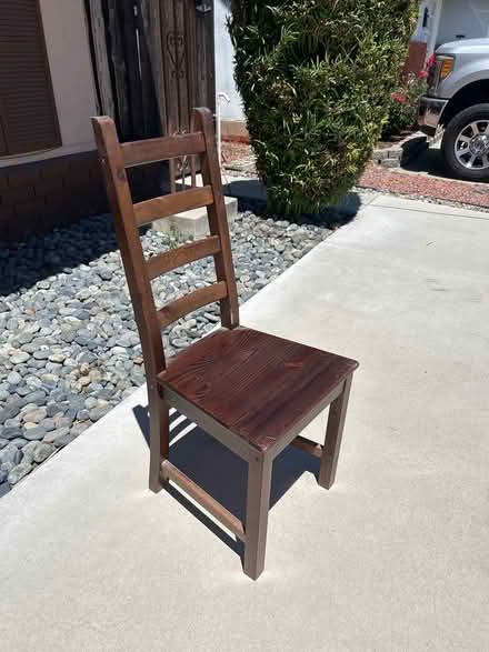Photo of free wooden chair (La mesa) #2