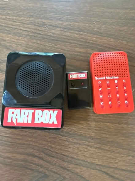 Photo of free Kid’s fart box & sound machine (SW Hinsdale) #1