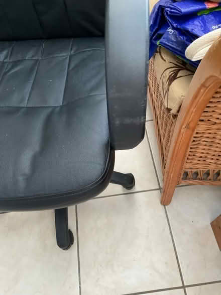 Photo of free Desk Chair (Saham Toney IP25) #2