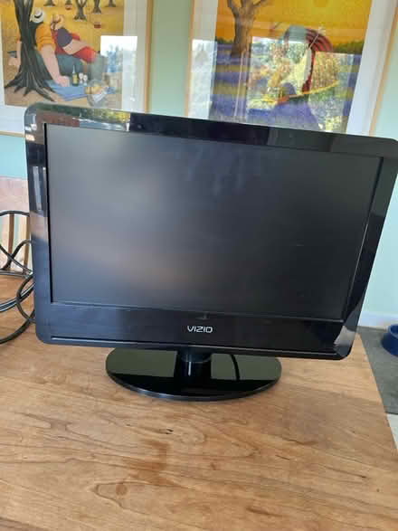 Photo of free 18” Vizio computer monitor (Sherman Oaks) #1