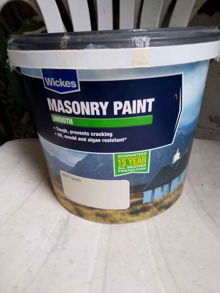 Photo of free Masonry paint - Wickes 'Soft Sand' - approx. 4 litres (Bucknell SY7) #1