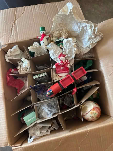 Photo of free Assorted Christmas items (Hannover & Ballenger) #3