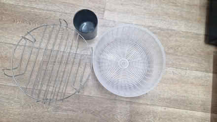 Photo of free Straps and kitchen items (Brandhall B68) #1