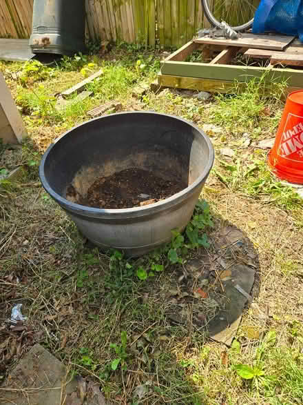 Photo of free Large planter (Mount Rainier) #1
