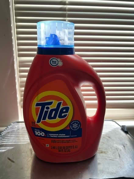 Photo of free Tide liquid detergent (Cherrydale North Arlington VA) #1