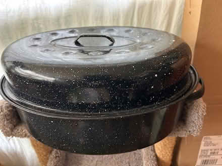 Photo of free 16" roasting pan & rack (Swarthmore area) #1