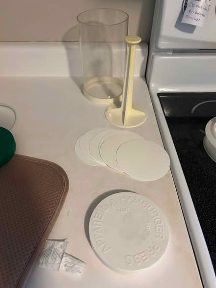 Photo of lid and discs for hamburger press (L5L 5P5) #1