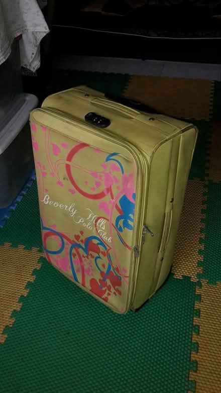 Photo of free Suitcase (Queenstown, near MRT) #1
