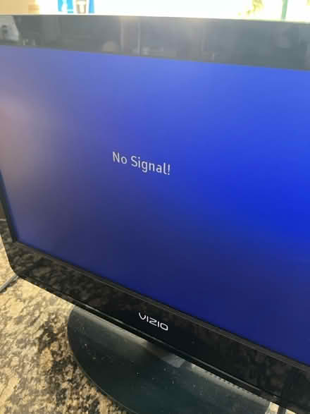 Photo of free 18” Vizio computer monitor (Sherman Oaks) #3