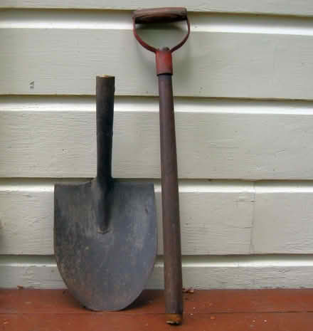 Photo of free Shovel for Digging, Round Shovel (Saugerties) #1