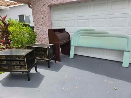Photo of free 3 bookshelves desk 2 nightstands (10682 nw 6th st Coral Springs) #1