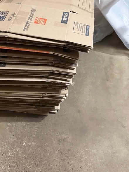 Photo of free Small moving boxes (Around green mountain) #1