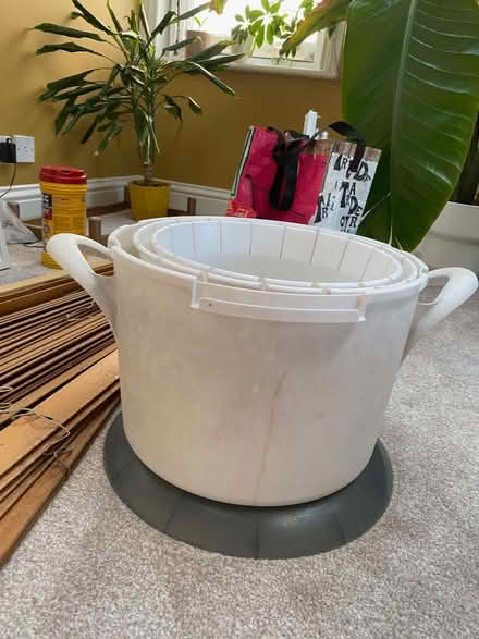 Photo of free Collapsible Bucket (Worlds End SW10) #2