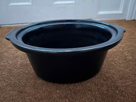 Photo of free Ceramic liner for 4.5L slow cooker (Woodside Park area N22) #1