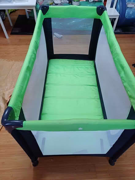 Photo of free Travel cot and mattress (Stanford-Le-Hope SS17) #4