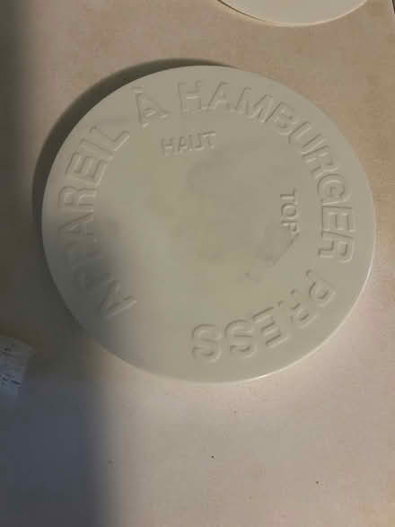 Photo of lid and discs for hamburger press (L5L 5P5) #2