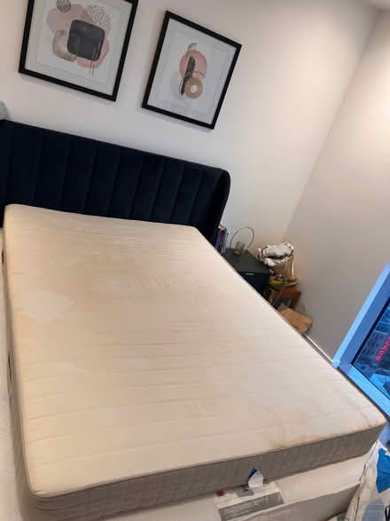 Photo of free Queen size mattress - perfect condition to sleep (Central Watford WD17) #2