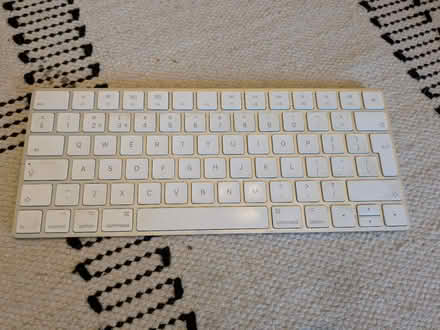 Photo of free Wiress apple keyboard (Partick/Dowanhill G11) #1