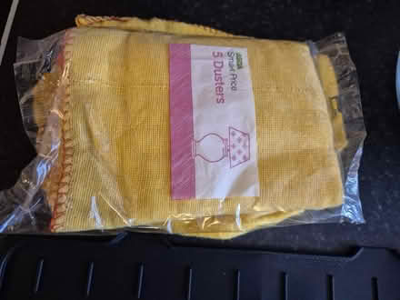 Photo of free Box of kitchen items (Wolverhampton WV10) #4