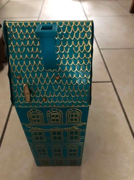 Photo of free M & S tin (Westbury Wilts BA13) #2