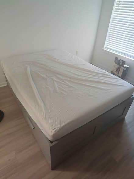 Photo of free Bed Foundation and Matress (The Med Center) #1