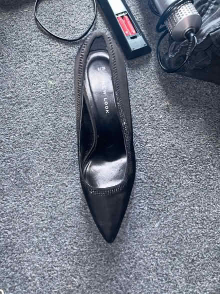Photo of free Size 6 heel (Mossend ML4) #1