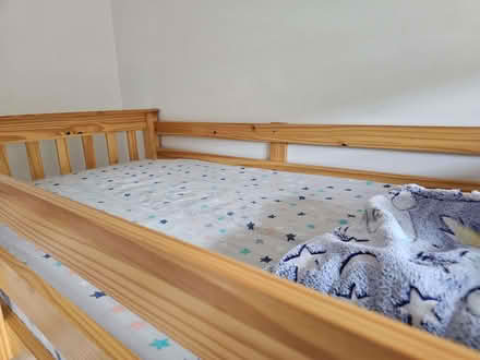 Photo of free Bunk bed with mattress (Wandsworth SW18) #3