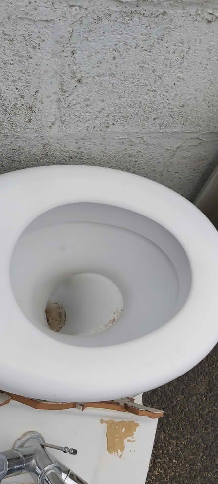 Photo of free White, bathroom sink etc (Poole, BH15) #3