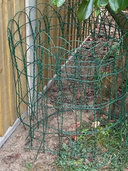 Photo of Small amount of wire fencing (Bussage GL6) #1