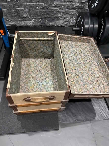 Photo of free Vintage Steamer Trunk (60093) #3