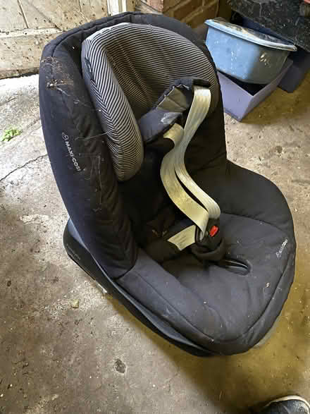 Photo of free Maxi Cosi Familyfix baby car seat (NW10) #2