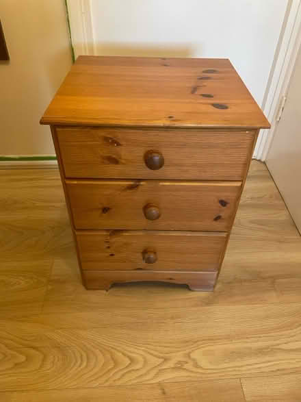 Photo of free Bed side cabinet (New Cross) #1