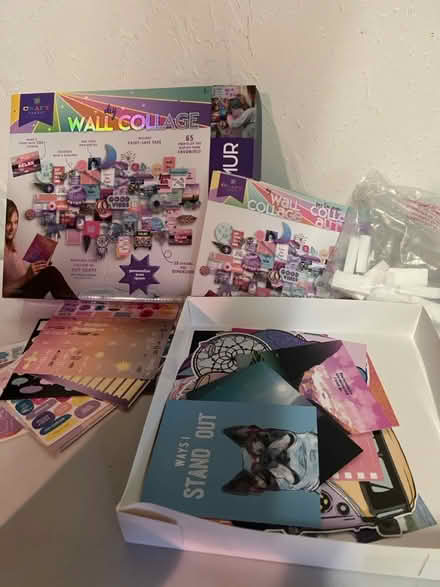 Photo of free DIY wall collage (Sunnyvale - Ponderosa Park) #2