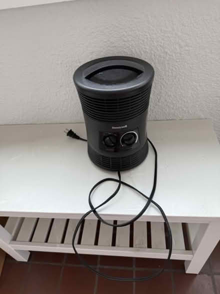 Photo of free Small honeywell heater (Cleveland Heights near lake) #1