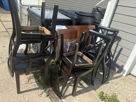 Photo of free 7 piece dinning set (Jefferson Park) #1